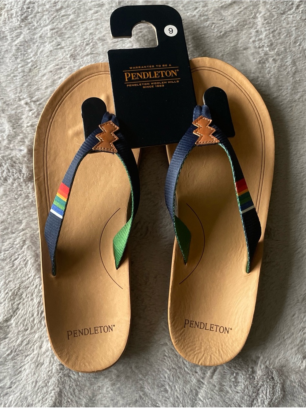 Pendleton Crater Lake Flip Flops with Navy Multicolor Straps size 9